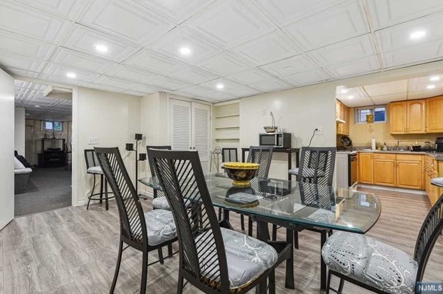 205 Roosevelt Ave, Hasbrouck Heights NJ 07604-1611 exterior