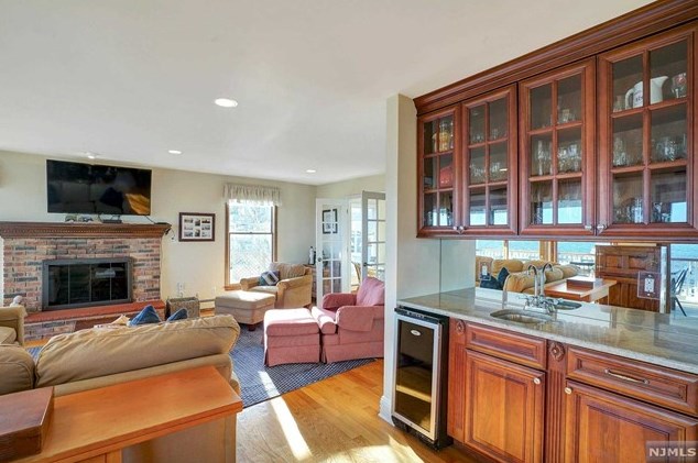 599 Pt Ave, Bricktown NJ  08724-4855 exterior