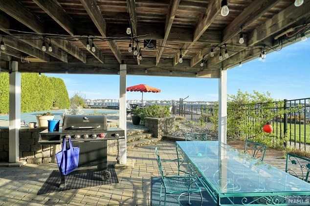 599 Pt Ave, Bricktown NJ  08724-4855 exterior