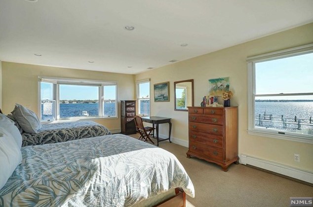 599 Pt Ave, Bricktown NJ  08724-4855 exterior