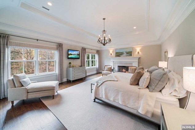 32 Ackerman Rd, Upper Saddle River NJ 07458 exterior