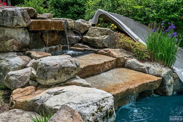 32 Ackerman Rd, Upper Saddle River NJ 07458 exterior