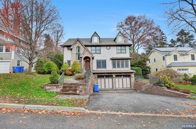 121 Sussex Rd, Tenafly NJ  07670-2513 exterior