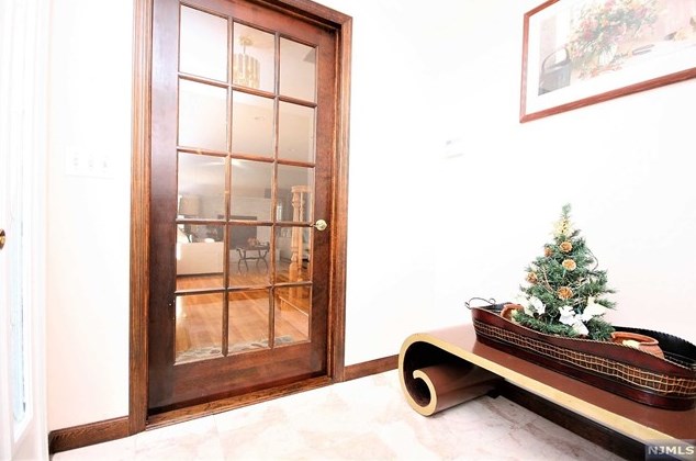 410 Highland St, Cresskill NJ  07626-1209 exterior