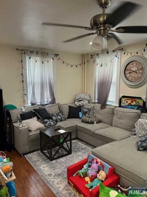 50 Grove St, Little Ferry NJ  07643-1805 exterior