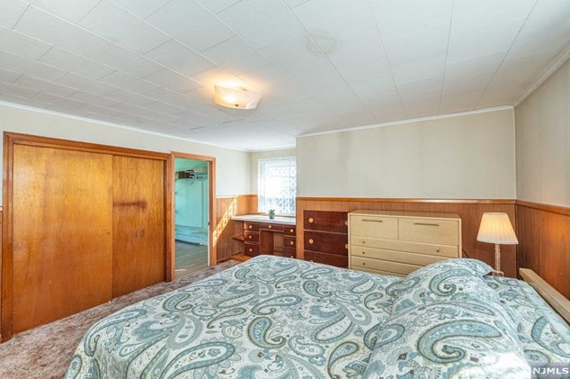 1089 Farm Rd, Secaucus NJ 07094-4026 exterior