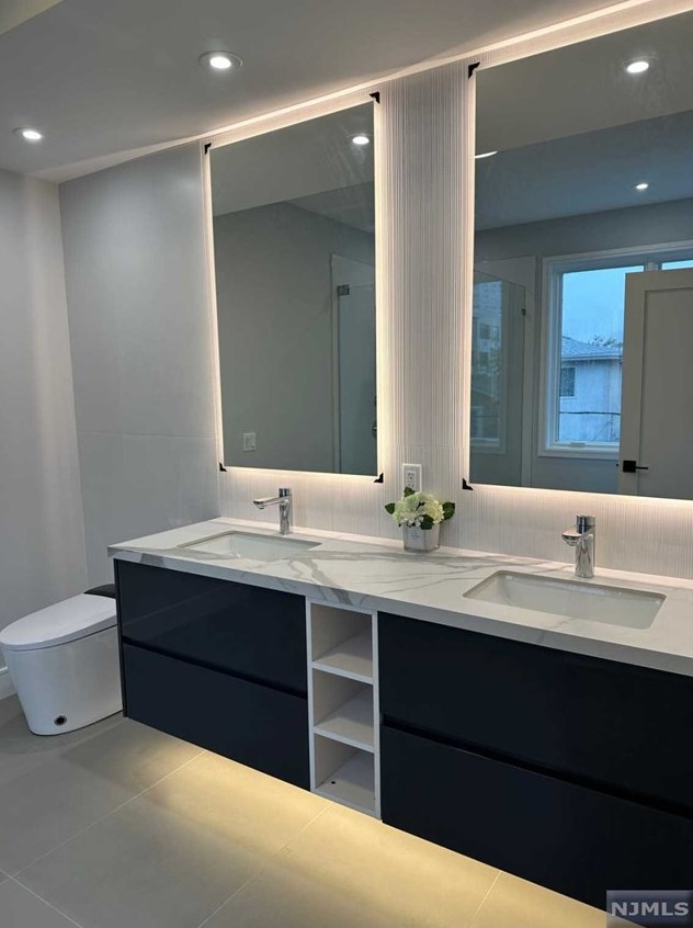 486 Jane St, West Fort Lee NJ  07024-2549 exterior