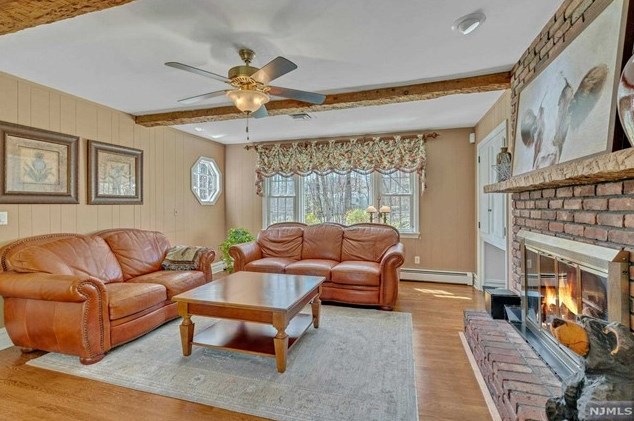 52 Elizabeth Ln, Mahwah NJ 07430-2808 exterior