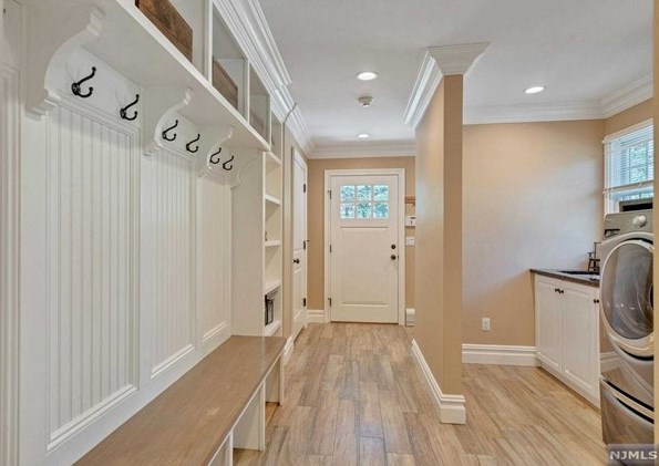 52 Elizabeth Ln, Mahwah NJ 07430-2808 exterior