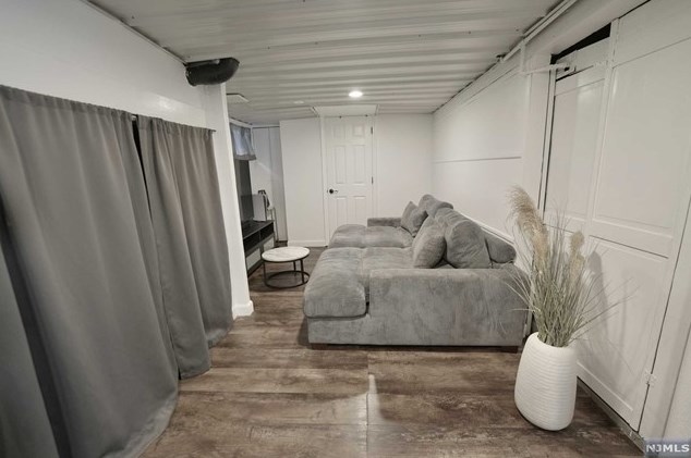 248 Clinton Ave, Bergenfield NJ 07621-3203 exterior