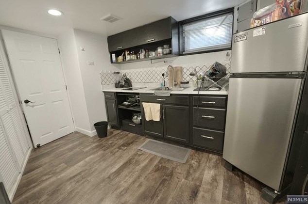 248 Clinton Ave, Bergenfield NJ 07621-3203 exterior