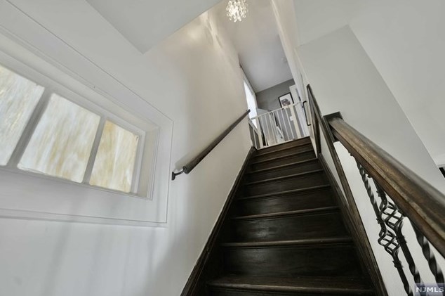 248 Clinton Ave, Bergenfield NJ 07621-3203 exterior