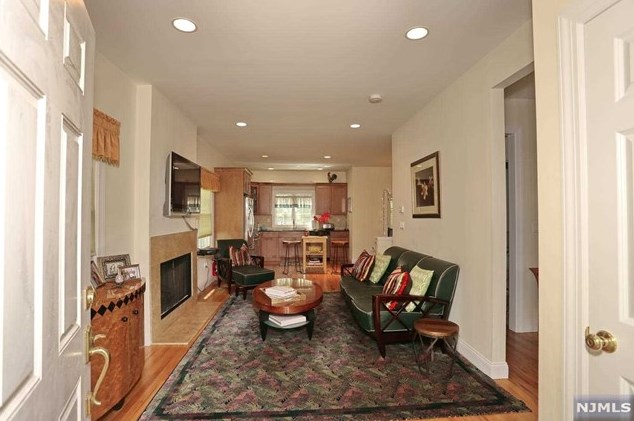 125 Tenafly Rd, Tenafly NJ  07670-2628 exterior