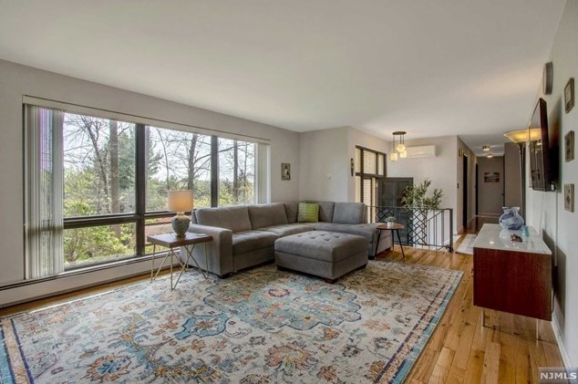 734 Van Emburgh Ave, Westwood NJ  07676-3818 exterior