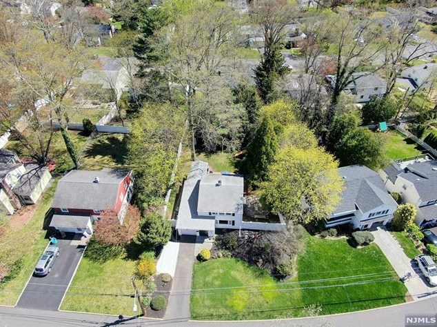 59 Stuart St, Waldwick NJ  07463-2419 exterior