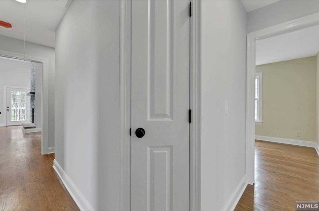 100 Colony Ave, Park Ridge NJ 07656-1104 exterior