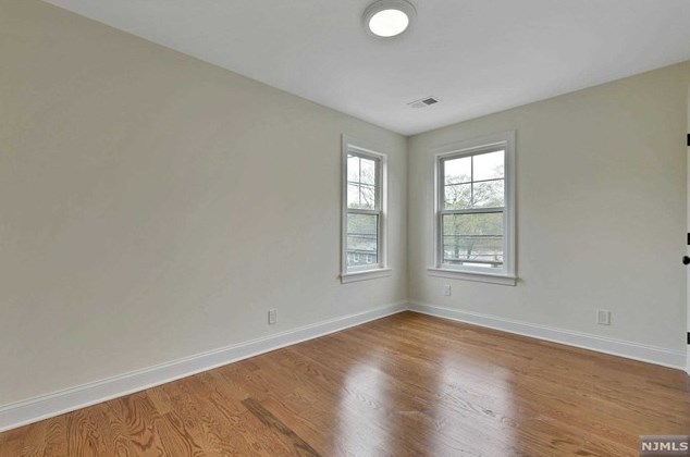 100 Colony Ave, Park Ridge NJ 07656-1104 exterior