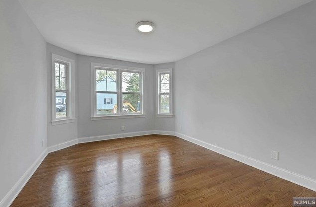 100 Colony Ave, Park Ridge NJ 07656-1104 exterior