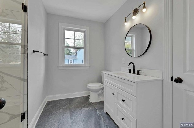 100 Colony Ave, Park Ridge NJ 07656-1104 exterior