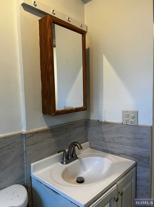 224 Cross St, East Newark NJ  07029-2614 exterior