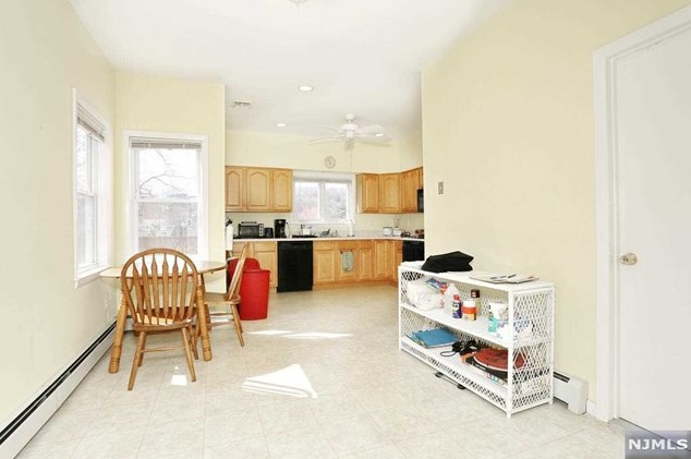 558 Lafayette Ave, Paterson NJ 07506-2423 exterior