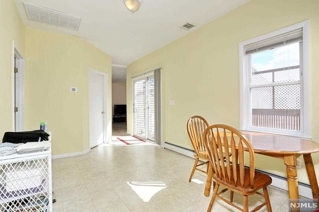 558 Lafayette Ave, Paterson NJ 07506-2423 exterior