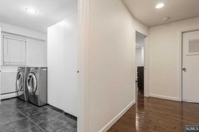 44 Roberts Ct, Tenafly NJ 07670-2001 exterior