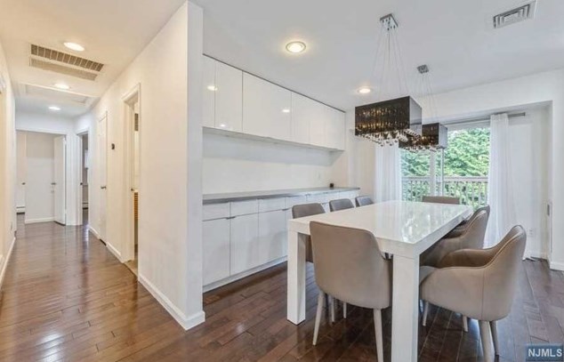 44 Roberts Ct, Tenafly NJ 07670-2001 exterior