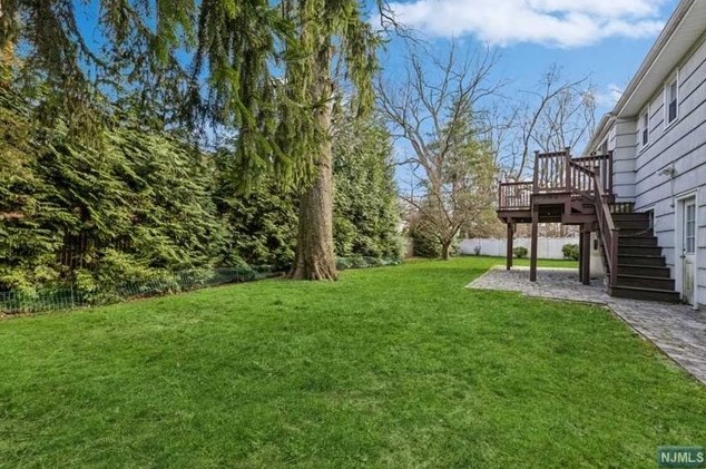 44 Roberts Ct, Tenafly NJ 07670-2001 exterior