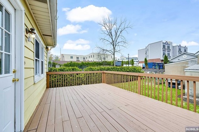 108 Thomas Ave, Emerson NJ  07630-1834 exterior