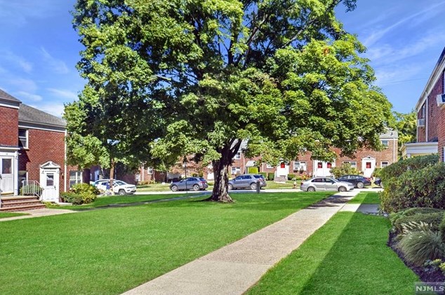 451 Heath Pl, Hackensack NJ  07601-1465 exterior
