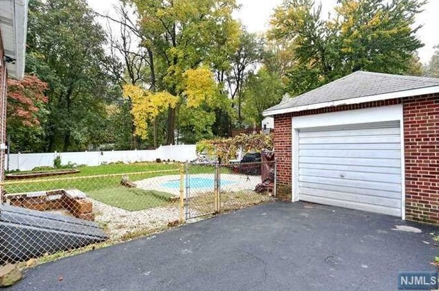 1108 Lorraine Ave, Teaneck NJ 07666-5745 exterior