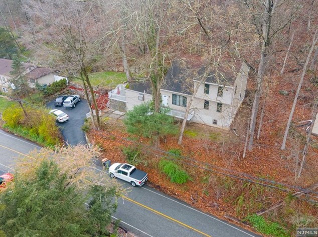 240 Skyline Lake Dr, Skyline Lakes NJ  07456-1959 exterior