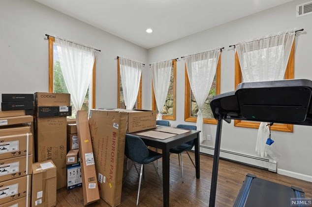 240 Skyline Lake Dr, Skyline Lakes NJ  07456-1959 exterior