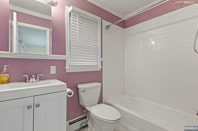 240 Skyline Lake Dr, Skyline Lakes NJ  07456-1959 exterior