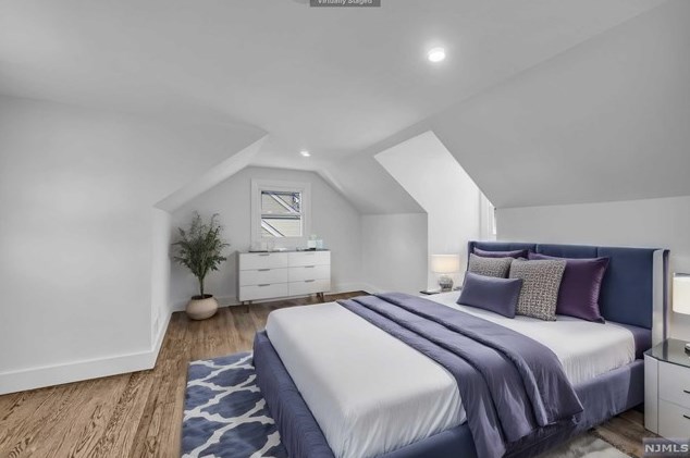 284 Lincoln Blvd, Emerson NJ 07630-1034 exterior