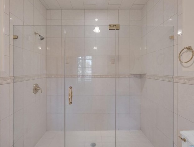 410 Piermont Rd, Closter NJ 07624-2848 exterior