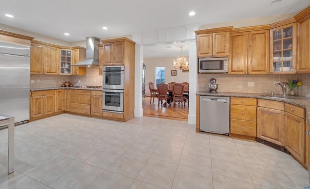 410 Piermont Rd, Closter NJ 07624-2848 exterior