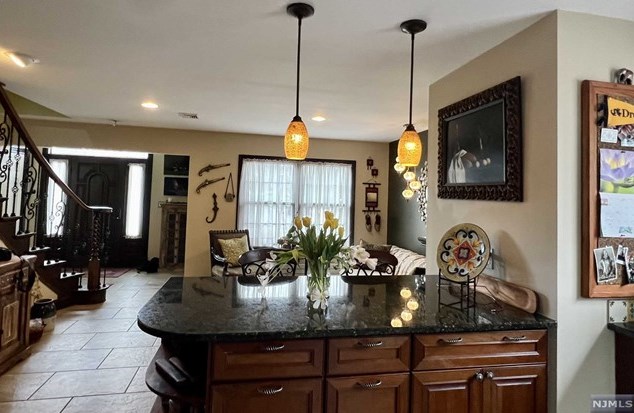 699 Eastern Ct, Ridgewood NJ 07450 exterior