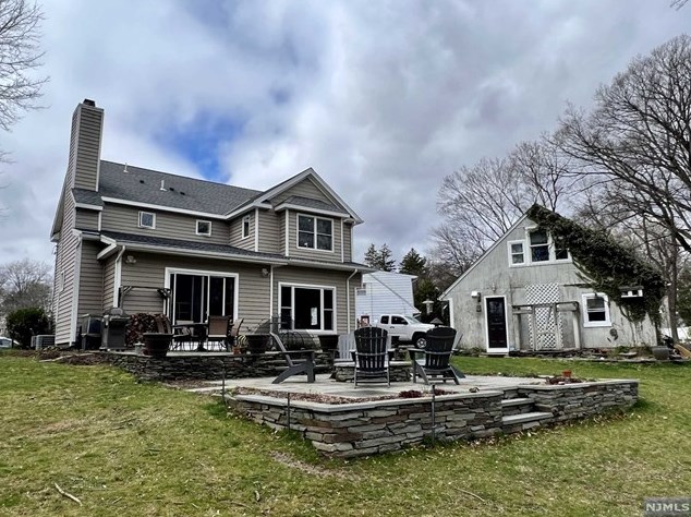 699 Eastern Ct, Ridgewood NJ 07450 exterior