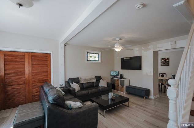 1 Garfield Pl, South Hackensack NJ  07606-1955 exterior