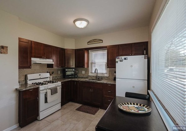 1 Garfield Pl, South Hackensack NJ  07606-1955 exterior