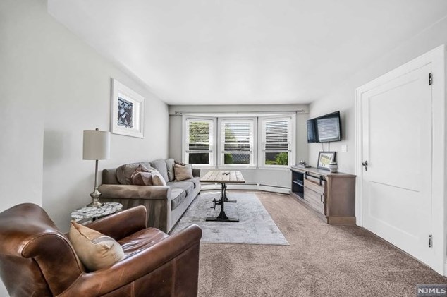 90 Union Ave, Rutherford NJ  07070-1235 exterior