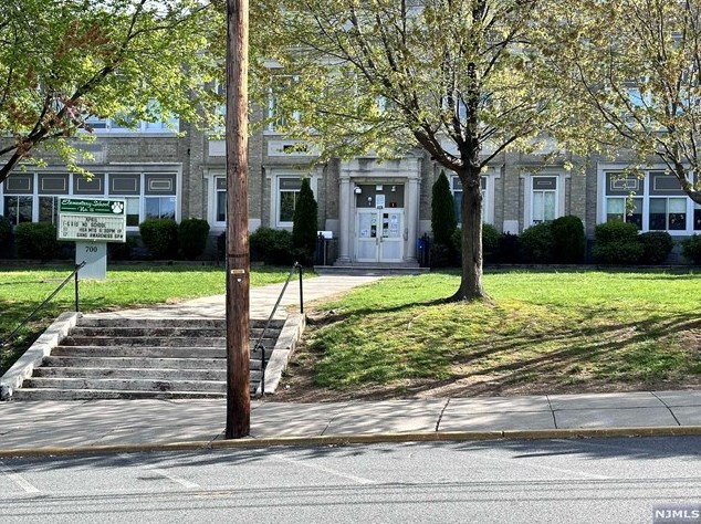 10 Home Pl, Clifton NJ  07011-3708 exterior