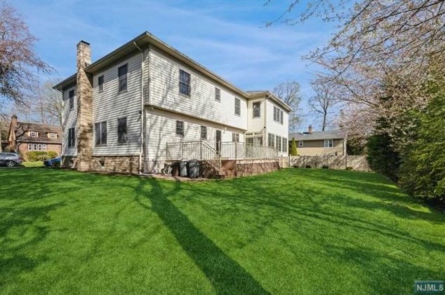 85 Chestnut St, Haworth NJ 07641-1906 exterior