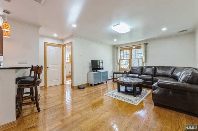 85 Chestnut St, Haworth NJ 07641-1906 exterior