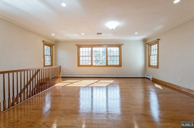 85 Chestnut St, Haworth NJ 07641-1906 exterior