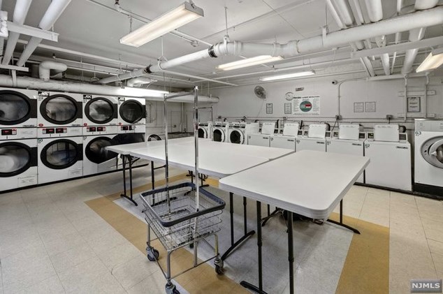 3 Horizon Rd, West Fort Lee NJ  07024-6701 exterior