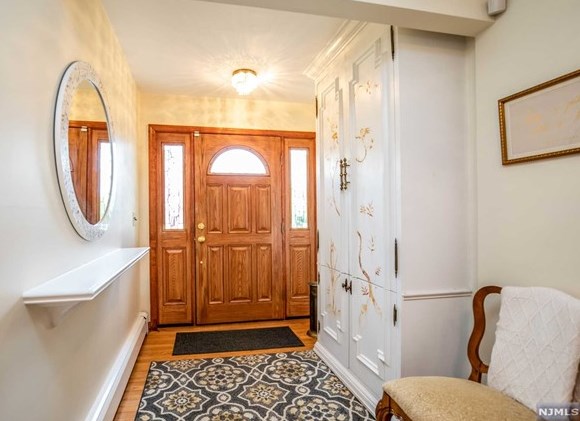 35 Raymond Ave, Rutherford NJ 07070-1133 exterior