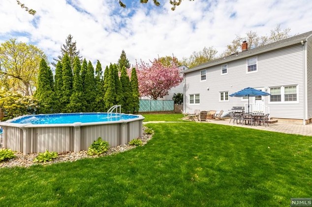 35 Raymond Ave, Rutherford NJ 07070-1133 exterior